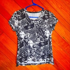 Croft&Barrow small black and white floral print cotton tshirt